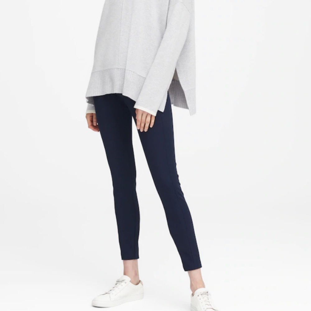 Banana Republic Devon Ankle Pants in Navy Blue